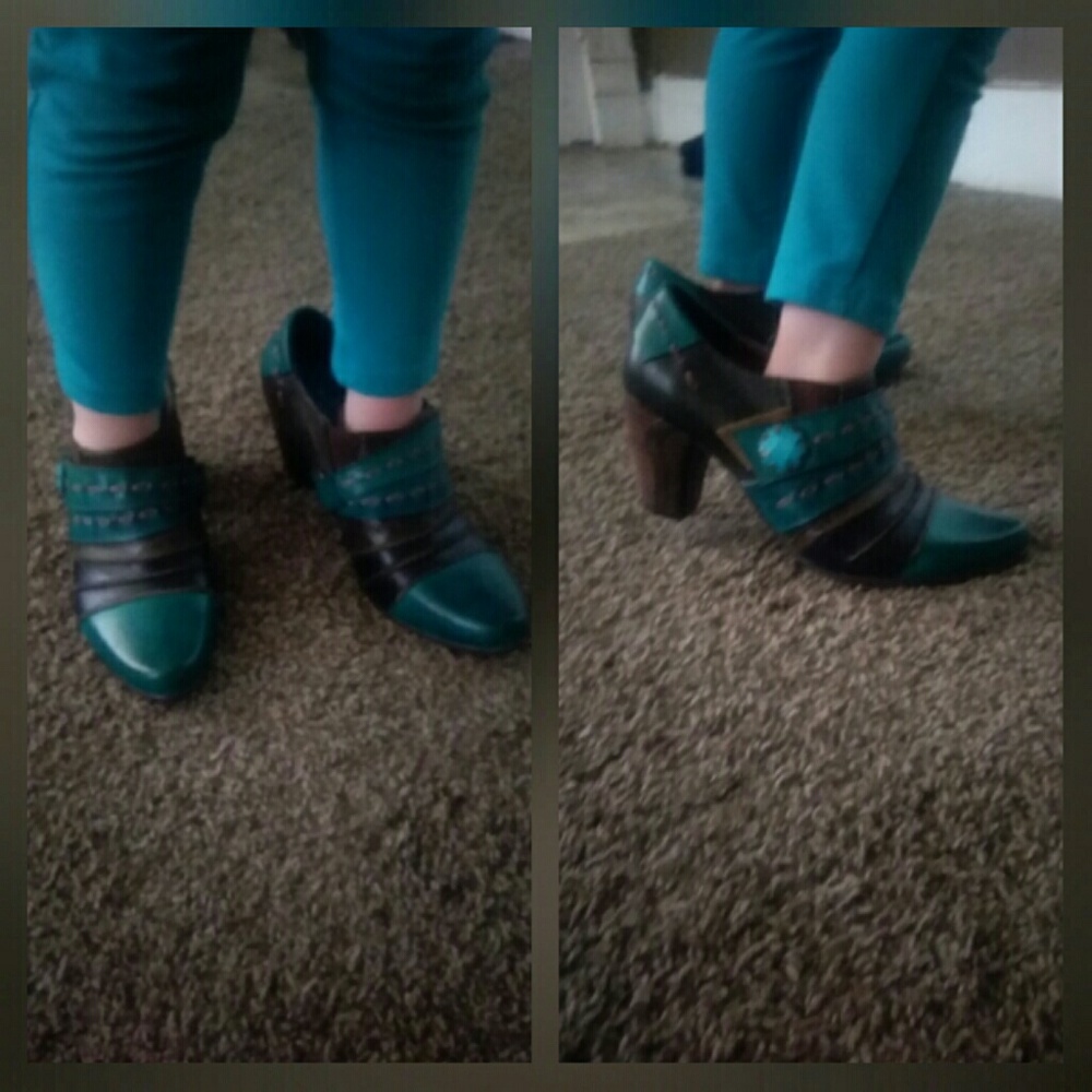 Slip on bootie